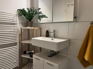 Charmantes Altstadtzimmer mit Teeecke & Arbeitsplatz Come In