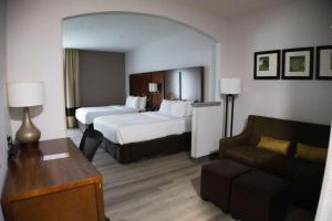 Queen Suite with 2 Queen Beds - Non-Smoking room in Comfort Suites Salisbury I-85