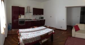 Petronia Home img2