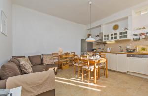 Sea View Apartment Beatrice by Irundo