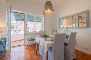 Elegant Apartment in Cascais with Fireplace - 80 m²