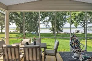 Sunset Cove home - Neenah