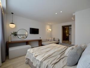 Haya Athens Loftie Suites