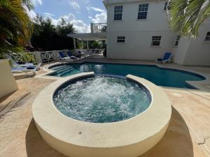 Holland Park Barbados