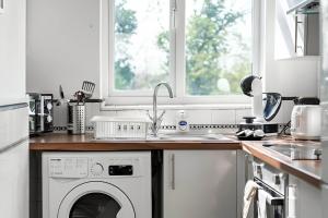 3 Bedroom Hendon House by 360Stays