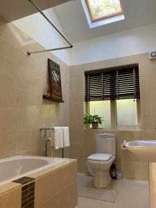 Double bedroom with private toilet and shower, easy to city center