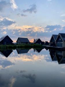 Spacious Waterfront Family Gem