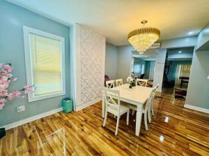 4BR-1.5BA Electric Vehicle Charger-25min Falls