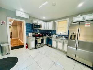 4BR-1.5BA Electric Vehicle Charger-25min Falls