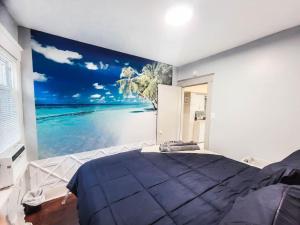10 Mins to Airport Apt with King Beds