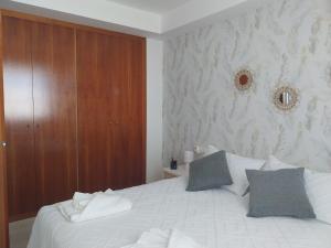 ACOGEDOR APARTAMENTO CON TERRAZA Y VISTAS AL JARDIN