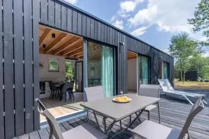 Lodge "Le Keiler" au bord de l'étang sur le Golf des Etoiles - Allogny