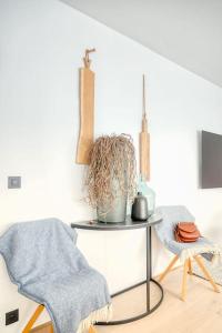 Spacious and Cosy 2-Bedroom seaside Apartment in K