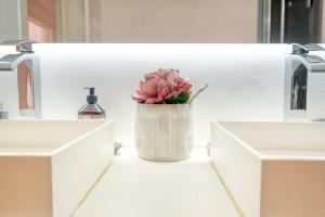 Spacious and Cosy 2-Bedroom seaside Apartment in K