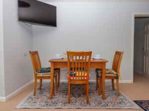 Brixham Breeze Cabin