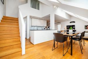 Luxurious 3bed very spacious apt in the best area