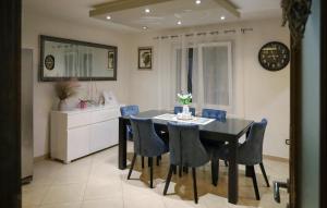 Awesome Home In Vrgorac With Wifi