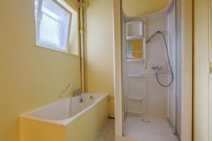 Appartements Les Proyes - Appt pour 6 avec jardin : photos des chambres