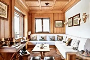 Beautiful 3 bedroom flat in Cortina with car park - Zuel