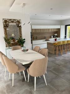 Maison élégante à Bouc-Bel-Air avec piscine privée