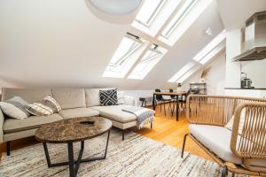 Luxurious 3bed very spacious apt in the best area