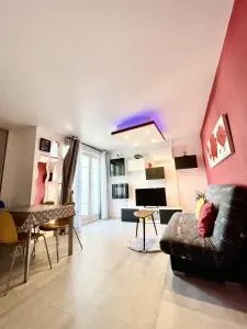 15 min walk to DisneylandParis, 5 min walk to Val d'Europe Mall and train RER A, Monyhome apartment for 4 persons - 谢西