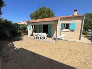 Maisons de vacances Villa calme avec jardin clos, a 800m de la plage et 600m des commerces a Bretignolles-sur-Mer - FR-1-324-198 : photos des chambres