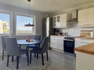 Nyinnredet leilighet i 10 etg - Grorud