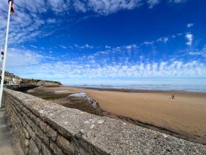 En plein coeur dArromanches - Coté Ponton