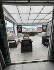 Queen travel apartment