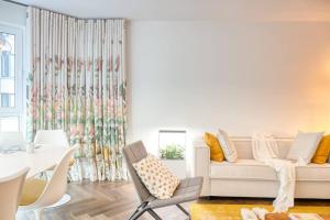 Seaside Haven for 6 with Parking in Knokke