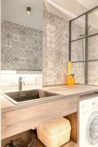 Seaside Haven for 6 with Parking in Knokke