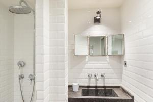 Appartements Pick A Flat's Apartments in Saint Germain - Paul-Louis Courier : photos des chambres