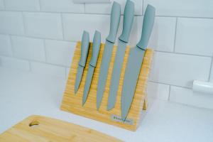 Comfy four bedroom house with parking