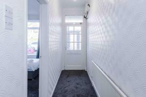 Comfy four bedroom house with parking