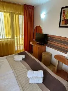 restaurant motel dolorean - 蒂米苏尔德约斯