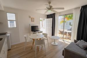 One-Bedroom Apartment room in Coral California - Adults Only