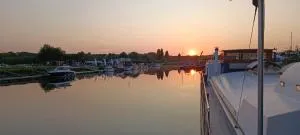 Odyssée gîte sur Péniche - Neuville