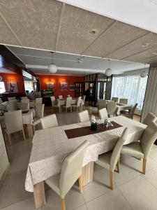 restaurant motel dolorean