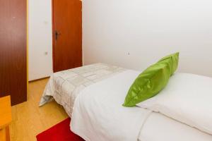 Comfortable apartment PUH with built barbecue in Pula
