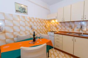 Comfortable apartment PUH with built barbecue in Pula
