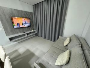 577 - Excelente apto a poucos metros da praia de Bombas