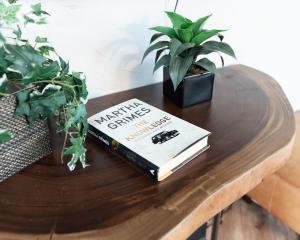 Cozy and Stylishly-Walk To The Beach - Sleeps 5