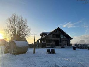 Cozy 4-Bedroom Chalet with Outdoor Spa in Zottegem