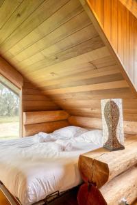 Cozy 4-Bedroom Chalet with Outdoor Spa in Zottegem