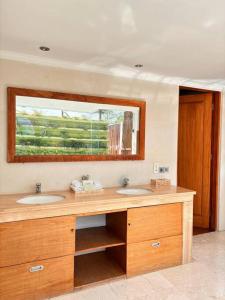 4 Bedroom Tropical Luxury Villa