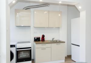 Bright 2-Bedroom Apartment Near Varna City Center by Flat Mаnаger