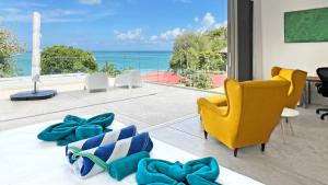 At the Beach Spacious 2-level Design Home for 2-5 and 1 infant, Ao Yon Beach Phuket