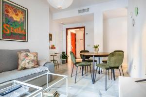 Piso con patio privado y parking Nervión Sevilla