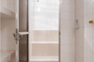 Hostel Demuner House